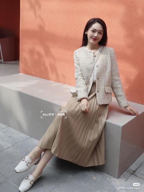 Blazer For Dress For Women, Light Pink Tweed Blazer Outfit, Tweed Jacket Outfit Skirt, Korean Style Work Outfit, Tea Party Outfit Winter, Korean Tweed Outfit, Blazer Dress Outfits Classy Chic, Blazer Tweed Outfit, Tweed Blazer Dress