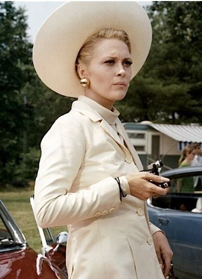 Vicki Anderson (Faye Dunaway) in The Thomas Crown Affair (1968). The Thomas Crown Affair, Norman Jewison, Crown Affair, Thomas Crown Affair, Mary Pickford, Faye Dunaway, Super Soldier, Steve Mcqueen, Tres Chic