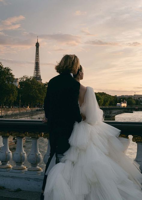 Paris Wedding Photography, Paris Wedding Aesthetic, Paris Wedding Photos, Paris Elopement Photography, Paris Shoot, Editorial Bride, Dream Elopement, Ariel Wedding, Paris October