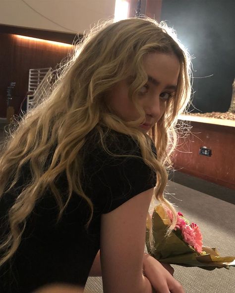 Flowers for the asst stage manager? Allie by Will @thesociety. First day first scene! ❤️ Panromantic Demisexual, Dr Marvel, Stage Manager, Kathryn Newton, Instagram Flowers, Young Avengers, Angel Face, The Society, Walk Of Fame