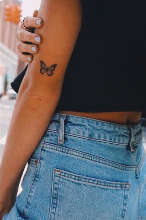 20 Simple and Beautiful Butterfly Tattoos Mainly for Your Fingers, Backs and Arms - The First-Hand Fashion News for Females Vintage Butterfly Tattoo, Watercolor Butterfly Tattoo, Octopus Tattoos, Small Butterfly Tattoo, Snakebites, Elbow Tattoos, Geometric Tattoos, Inspiration Tattoos, Neck Tattoos