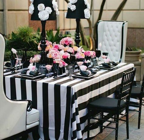 Black white Black White And Pink Party, Black And White Tea Party, Chanel Baby Shower, Decorating Tables, Paris Themed Birthday Party, Blue Wedding Centerpieces, Craft Printables, Side Order, Chanel Party