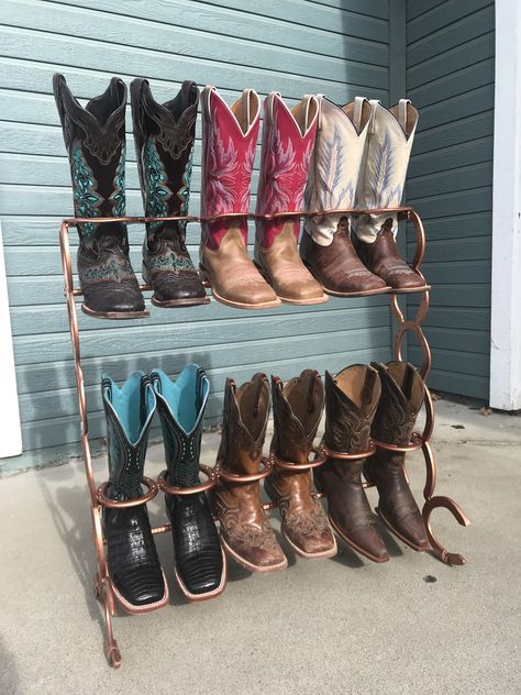 Horse Show Boot Rack, Horse Shoe Rack, Horse Shoe Shoe Rack, Horse Shoe Boot Rack, Horse Shoe Boot Holders, Boot Rack Horse Shoes, Cowgirl Boot Display, Cowboy Closet Ideas, Welded Boot Rack