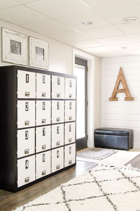 THIS IS AMAZING! An IKEA Expedit bookcase gets turned into a gorgeous set of lockers! Find the full tutorial at Littlehouseoffour.com Kallax Ikea Hack, Ikea Expedit Bookcase, Ikea Kallax Hack, Hack Ikea, Hacks Ikea, Ikea Expedit, Old Bookcase, Industrial Style Decor, Ikea Bedroom