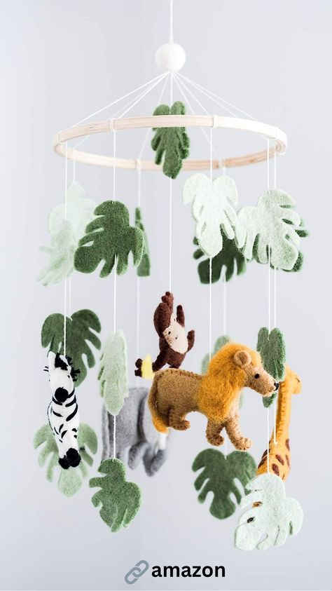 Safari Nursery Room, Animal Mobile, Jungle Animals Nursery, Jungle Theme Nursery, Natural Nursery, Safari Theme Nursery, Jungle Nursery, Theme Nursery, Animal Nursery Decor