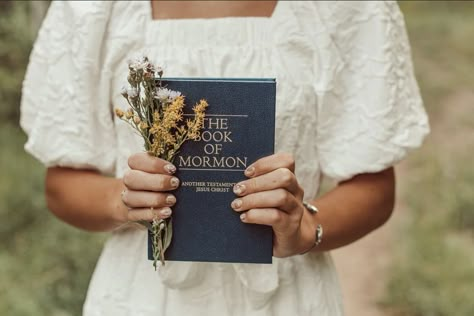 Book Of Mormon Photography, Lds Missionary Photoshoot, Lds Mission Pictures Sister Missionaries, Sister Missionary Aesthetic, Lds Mission Pictures, Missionary Photoshoot Sister, Sister Missionary Packing List, Missionary Aesthetic, Lds Missionary Pictures