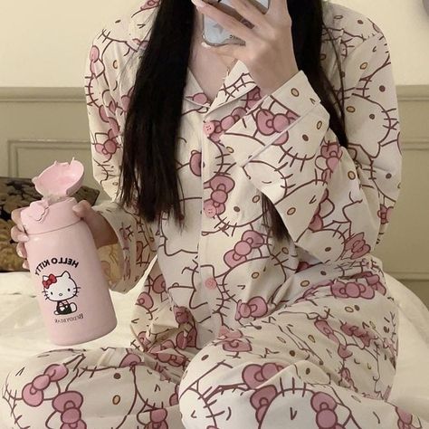 Gyaru Pajamas, Hello Kitty Outfit, Hello Kitty Pajamas, Sanrio Outfits, Cute Lounge Outfits, Pajamas Aesthetic, Night Suit For Women, Night Pajama, Kitty Clothes