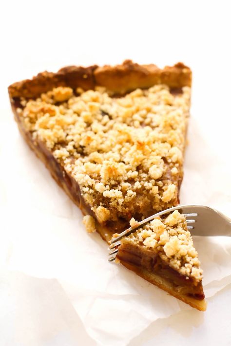 Date Tart, Date Tart Recipes, Healthy Tart, Vegan Pies, Tart Vegan, Almond Crust, Desserts Vegan, Tart Pan, Vegan Dessert Recipes