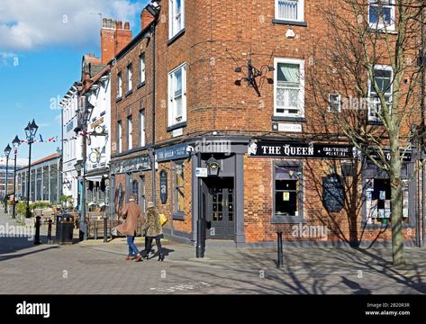 The Queen pub in Doncaster, South Yorkshire, England UK Stock Photo - Alamy South Yorkshire, Public House, England Uk, Yorkshire England, The Queen, Yorkshire, Print Images, Photo Image, High Resolution