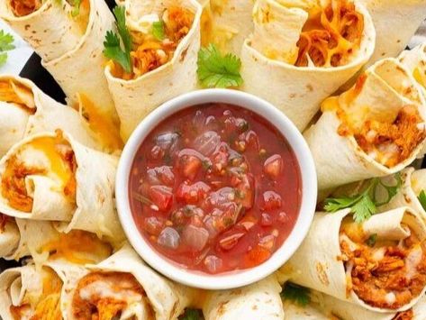 Blooming Burrito Ring – A Fun, Cheesy, and Flavorful Appetizer That’s Perfect for Sharing - NewsBreak Blooming Burrito Ring, Blooming Burrito, Soft Tortillas, Beans And Cheese, Chicken Beans, Tex Mex Chicken, Chipped Beef, Festive Appetizers, Cranberry Cream Cheese