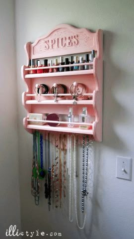 Jewerly Holders, Jewerly Organizer, Nail Polish Holder, Diy Jewelry Holder, Diy Nail Polish, Spice Racks, Easy Diy Jewelry, Old Spice, Diy Holder