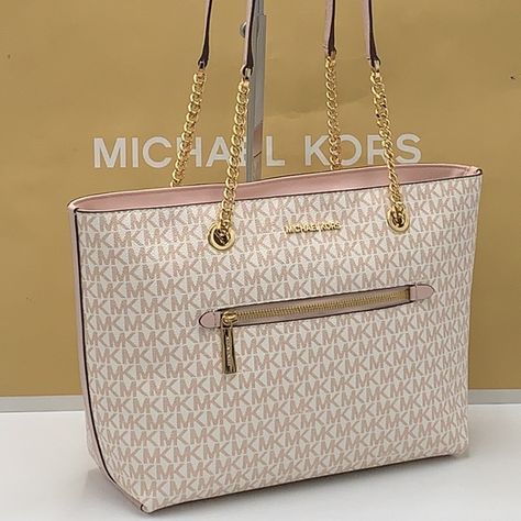 MICHAEL KORS Jet Set Metallic Logo Chain Tote Bag
Optic White/Rose Gold Everyday Glam, Fancy Bags, Signature Print, Kors Jet Set, Rose Gold Color, Metallic Logo, White Rose Gold, White Rose, Michael Kors Jet Set