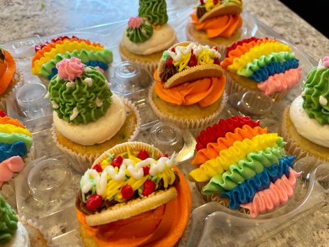 Taco, cactus, piñata, fiesta, Fiesta Theme Cupcakes, Keep Your Fork, Mexican Themed Cakes, Cupcake Tools, Pretty Pastries, Easy Cupcakes Decoration, Diy Cakes, Hello Cupcake, Cupcake Wars