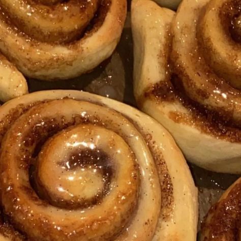 Cinnamon rolls 🤎🪄 Cinnamon Rolls Aesthetic Autumn, Cinnamon Bun Aesthetic, Rhode Cinnamon Rolls, Cinnamon Roll Aesthetic, Cinnamon Rolls Aesthetic, Cinnamon Aesthetic, Rhodes Cinnamon Rolls, 2025 Vibes, Cinnamon Bun