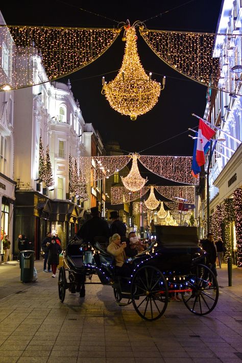 Christmas lights Grafton Street Dublin Christmas, Winter In Ireland, Scotland Winter, Grafton Street Dublin, Christmas Romance Books, Christmas In Ireland, Ireland Aesthetic, Minecraft Things, Grafton Street