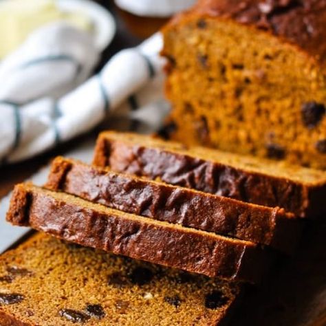 Boston Brown Bread Recipe, Bread In A Can, Boston Brown Bread, Molasses Bread, Brown Bread Recipe, Graham Flour, Pumpkin Chocolate Chip Bread, Artisan Bread Recipes, No Coffee