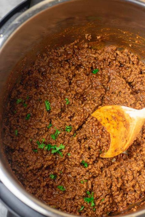 Instant pot taco using homemade taco seasoning. The taco meat was flavourful and utterly delicious. The whole prep and cooking process was less than 20 minutes. Serve this ground beef with tacos, burritos, salad bowl and more. Let me show you how to make this simple pressure cooker taco meat using this step by step guide. Instant Pot Taco Meat, Leftover Taco Meat, Pressure Cooker Rice, Ground Beef Enchiladas, Ground Beef Recipe, Taco Meat Recipes, Electric Pressure Cooker Recipes, Taco Seasoning Packet, Ground Beef Tacos