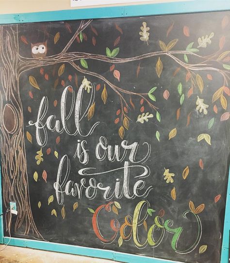 Fall Flower Chalkboard Art, Thanksgiving Chalk Wall Ideas, Fall Blackboard Ideas Easy, Fall Chalk Wall, Pumpkin Patch Chalkboard Ideas, Fall Tree Chalkboard Art, Fall Clip Art Chalk, September Chalkboard Ideas, Fall Chalk Boarder Designs Easy