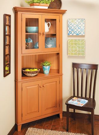 Classic Corner Cabinet | Woodsmith Plans - Dress up any room with some handy storage and display space.  A corner cabinet is a great way to take advantage of a space that’s often wasted in a room. But building one can seem a little bit like taking a geometry test. Kitchen Corner Cabinet Organization, Kitchen Corner Cabinet Ideas, Kitchen Cabinet Display, Painted Corner Cabinet, Kitchen Corner Cabinet, Corner Cabinet Organization, Woodsmith Plans, Dining Room Corner, Corner Hutch