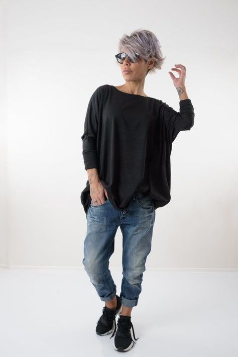 21fe5b8ba755eeaece7a450849876228desc51782611ri Mode Over 50, Moda Over 50, Open Back Blouse, Oversize Pullover, Oversize Sweater, Mode Casual, 60 Fashion, Over 50 Womens Fashion, Fashion Over 50