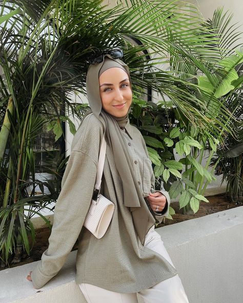 Jasmine Fares, Hijab Shop, Hijabi Fits, Hijabi Outfits, Modest Outfits, Hijab Fashion, Fitness Fashion, Autumn Fashion, Fashion Inspo