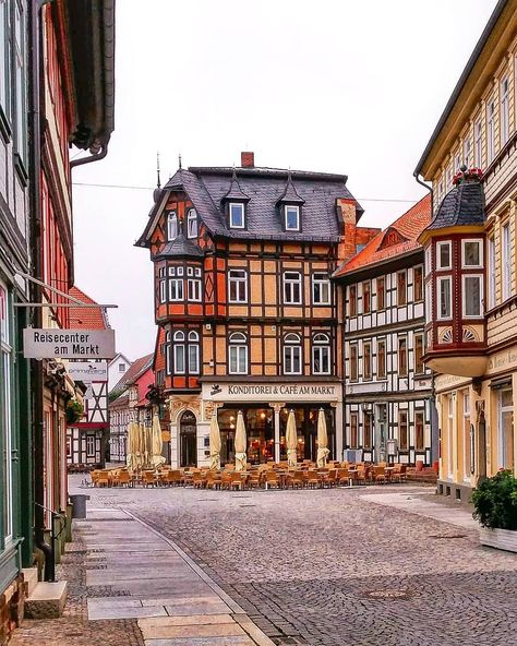 Wernigerode, Germany Phot German Town, Towns In Germany, Small Town Germany, Germany Old Town, Erlangen Germany, Visit Germany, Europe Photos, Europe Fashion, Beautiful Destinations