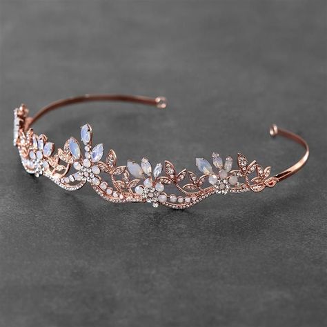 Quince Tiaras, Princesses Aesthetic, Quince Stuff, Gold Bridal Crowns, Crystal Crown Tiaras, Quinceañera Dresses, Crown Ideas, Crystal Wedding Tiaras, Rose Gold Tiara