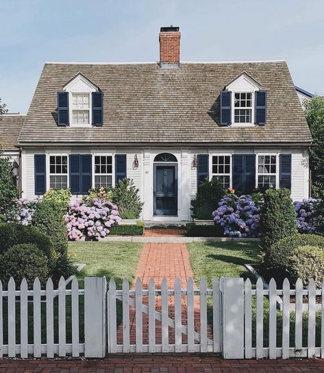 White House With Blue Shutters, Blue Shutters, Cape House, White Picket Fence, Casa Exterior, Cute House, Picket Fence, Long Walks, Dream House Exterior