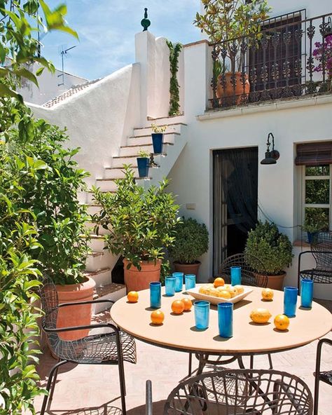 Country villa terrace Spanish Patio, 18th Century House, Outdoor Patio Space, Mexican Home, Lan Can, Spanish Style Homes, Spanish House, House Goals, Spanish Style