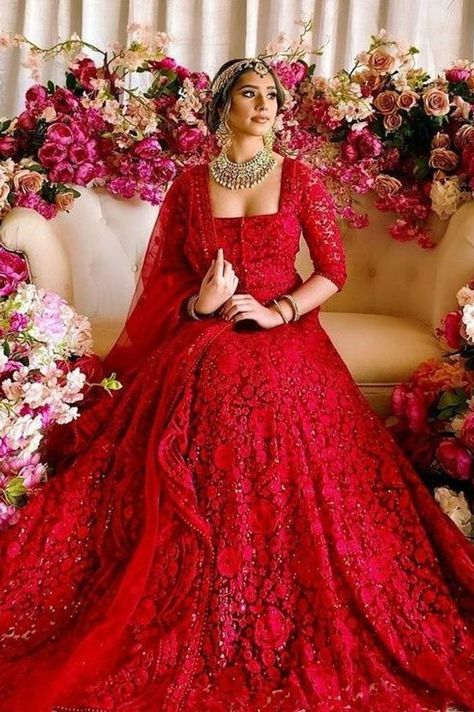 Lehenga Shopping, Red Wedding Lehenga, Red Wedding Gowns, Lehenga Bridal, Bridal Lengha, Choli Dress, Georgette Lehenga, Lehenga Wedding, Bridal Lehenga Red