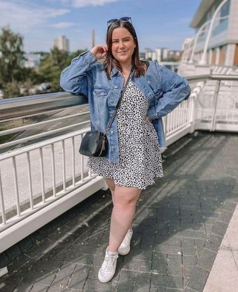 28 Simple Summer Outfit Ideas with Sneakers » Lady Decluttered Plus Size Casual Dresses With Sneakers, Plus Size Paris Outfits Summer, Paris Summer Outfits Plus Size, Moda Midsize, Outfit Ideas With Sneakers, Paris Outfits Summer, Paris Summer Outfits, Paris Outfit Ideas, Curvy Girl Outfits Summer