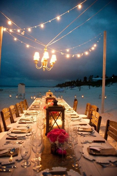 Small Beach Reception. Everyone sits at one table. Pirate Wedding, Rustic Table Setting, Bahamas Wedding, Beach Wedding Reception, Beach Dinner, Birthday Dinner Party, Party Deco, Event Floral Design, Table Set Up