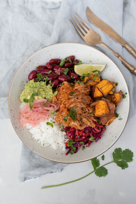 PULLED PORK RICE BOWL • Bites In The Wild Bbq Rice Bowl, Pulled Pork Rice Bowl, Pulled Pork Bowl, Leftover Pulled Pork Tacos, Pork Rice Bowl Recipe, Green Salad With Chicken, Healthy Pulled Pork, Leftover Pulled Pork, Rice Bowl Recipe