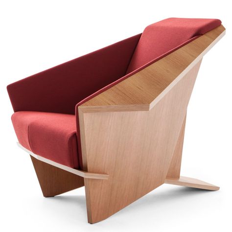 Cassina reissues Frank Lloyd Wright's Taliesin 1 chair Frank Lloyd Wright Furniture, Eccentric Architecture, Origami Chair, Frank Lloyd Wright Taliesin, Classic Chairs, Iconic Furniture Design, Wooden Couch, Plywood Projects, Carpentry Workshop