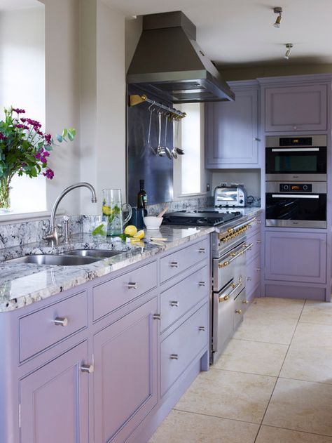 Aesthetic Kitchen Colors, Blue And Purple Kitchen Ideas, Lavender Kitchen Cabinet, Lavander Kitchens, Lavender And Yellow Kitchen, Purple And White Kitchen Cabinets, Purple Cabnits Kitchen, Sage Green And Lilac Kitchen, Aesthetic Kitchen Pastel