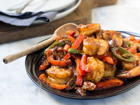 Spicy Sizzling Shrimp Sizzling Shrimp Recipe, Sizzling Shrimp, Shrimp Paleo, Paleo Seafood, Paleo Breakfasts, Jerk Shrimp, Turmeric Rice, Paleo Dishes, Paleo Life