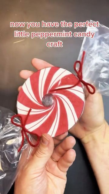 Christmas Ornaments Using Old Cds, Cd Christmas Ornaments Ideas, Peppermint Candy Crafts, Christmas Candy Crafts, Christmas Cd, Easy Holidays Crafts, Cd Crafts, Candy Decorations, Holiday Crafts Diy