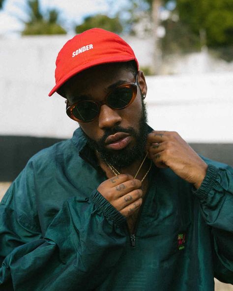 Sonder Son, Guy Photoshoot, Baby Deadpool, Brent Faiyaz Wallpaper, Street Style Photoshoot, Baby Brent, Baseball Hat Outfit, Mens Cap, Brent Faiyaz