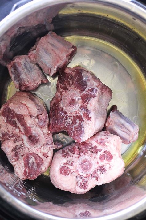 Pressure Cooker Oxtail, Oxtail Recipes Easy, Oxtails Recipe, Recipes Russian, Recipes Vietnamese, Cooking Oxtails, Ox Tails, Pies Chocolate, Beef Oxtail