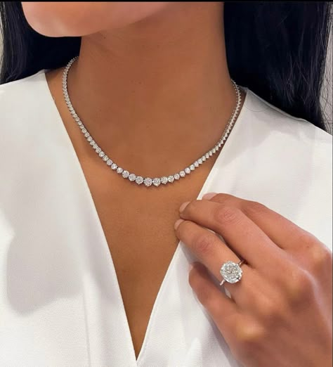 Elegant Jewellery Classy, Simple Diamond Necklace Designs, Diomand Jewellery, Diamond Jewellery Aesthetic, Diamond Jewelry Aesthetic, Elegant Jewelry Classy, Necklaces Wedding, Expensive Jewelry Luxury, Diamond Jewelry Designs