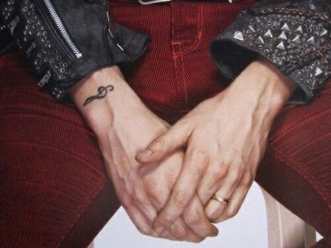 julian casablancas tattoo Rock Tattoo, Tattoo Wrist, Julian Casablancas, The Strokes, Tattoo Placement, First Tattoo, Real Instagram Followers, Wrist Tattoos, Music Stuff