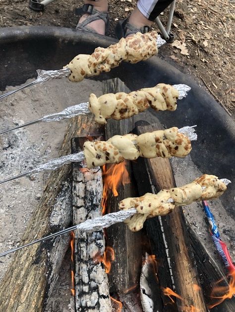 Campfire Desserts On A Stick, Fire Pit Desserts, Campfire Dessert, Campfire Bananas, Campfire Cookies, Campfire Snacks, Campfire Desserts, Pillsbury Biscuits, Pie Iron