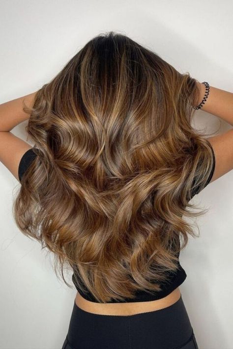 Are you seeking the right hair color that resembles a hot chocolate drink? These walnut, pine, and umber tones complement the prosperous winter season.//photocredit:@hair.by.jords Winter Hair Colors, Hot Chocolate Drink, Hot Chocolate Drinks, Chocolate Drink, Magical Winter, Winter Hair Color, Winter Hair, Dark Shades, Winter Hairstyles