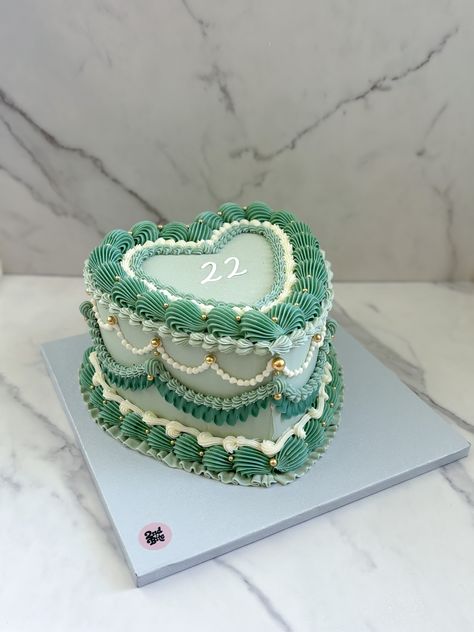 Teal Vintage Cake, White Vintage Heart Cake, Blue Heart Cake, San Diego Vintage, Teal Cake, Heart Cake Design, Victorian Cakes, Vintage Heart Cake, Heart Birthday Cake