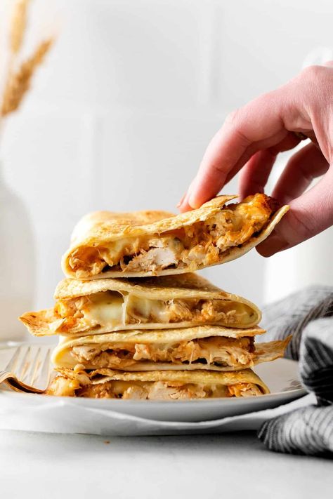 This air fryer quesadilla recipe comes together with just 4 ingredients and in less than 30 minutes. Enjoy! Quesadillas In Air Fryer, Quesadilla In Air Fryer, Air Fryer Quesadilla, Panini Recipes Chicken, Chicken Quesadilla Recipe, 30 Min Meals, Chicken Tikka Masala Recipes, Air Fried Chicken, Cook Chicken