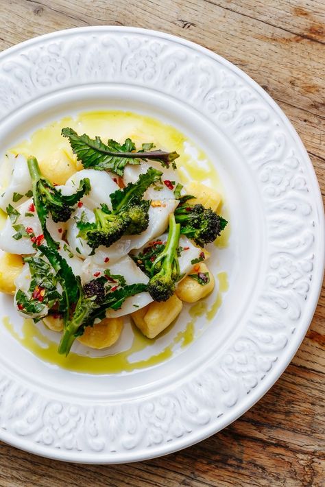 Fish And Gnocchi, Cod Fine Dining, Gnocchi And Broccoli, Steamed Cod, Cod Fillet Recipes, Fillet Recipes, Cod Dishes, Sprouting Broccoli, Gnocchi Recipe