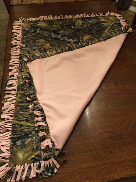 Camo and baby pink baby tie blanket Matching Tie Blankets, Matching Blankets For Couples, Cringey Couple, Tie Blanket Ideas, Fleece Knot Blanket, Unusual Date, Couple Dates, Couple Blanket, Camo Quilt