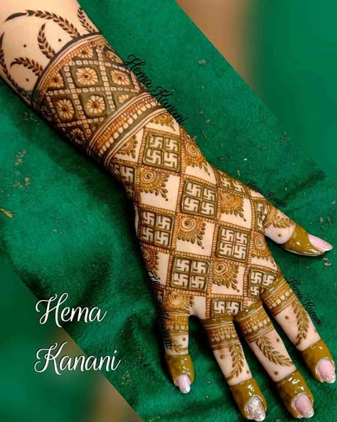 Back Hand Mehndi Designs Jali, Karwa Mehndi Designs, Recepis Diner, Hathi Design In Mehndi, Mahedi New Design, Teej Mehndi Designs, Marwari Mehndi Design, Hartalika Teej, Rajasthani Mehndi Designs