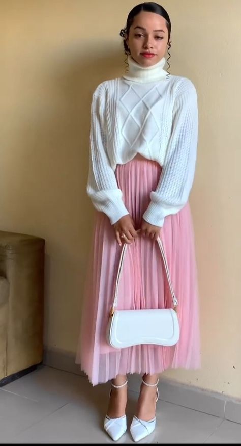 Pink Church Outfits, How To Style White Skirt, Dress Church Outfit, Modest Girly Outfits, Outfit Modest, Elegant Style Women, Elegant Outfit Classy, Modesty Outfits, Cute Modest Outfits