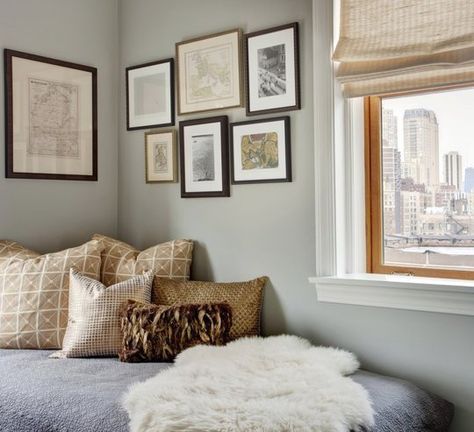 Make It Work: Beds in Corners. Very clever as these pics make the beds look like daybeds/window seats. End Of Bed Sofa, Bed Against Wall, Bed With Pillows, Guest Room Office Combo, Work Bed, Murphy Bed Ikea, Modern Murphy Beds, Bed In Corner, Murphy Bed Plans